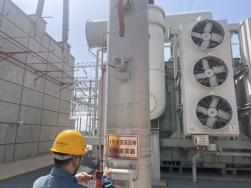 750kV变电站避雷器在线监测系统