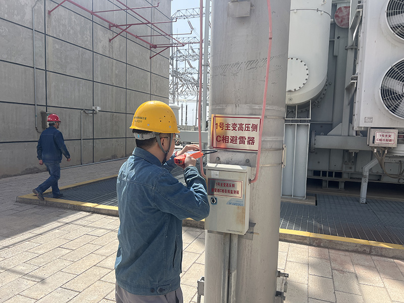 750kV变电站避雷器在线监测系统