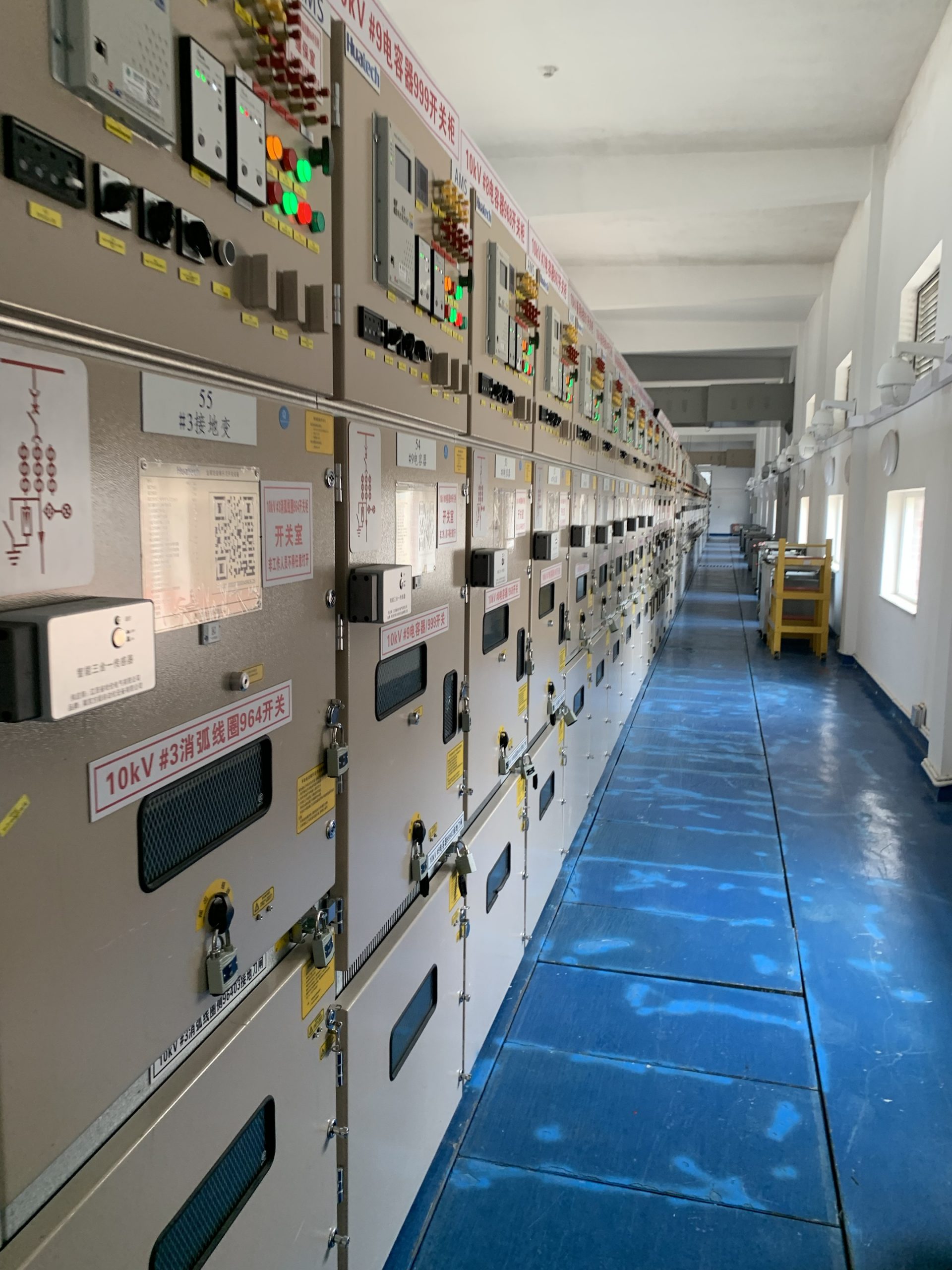 江西某220kV变电站开关柜局放在线监测系统应用